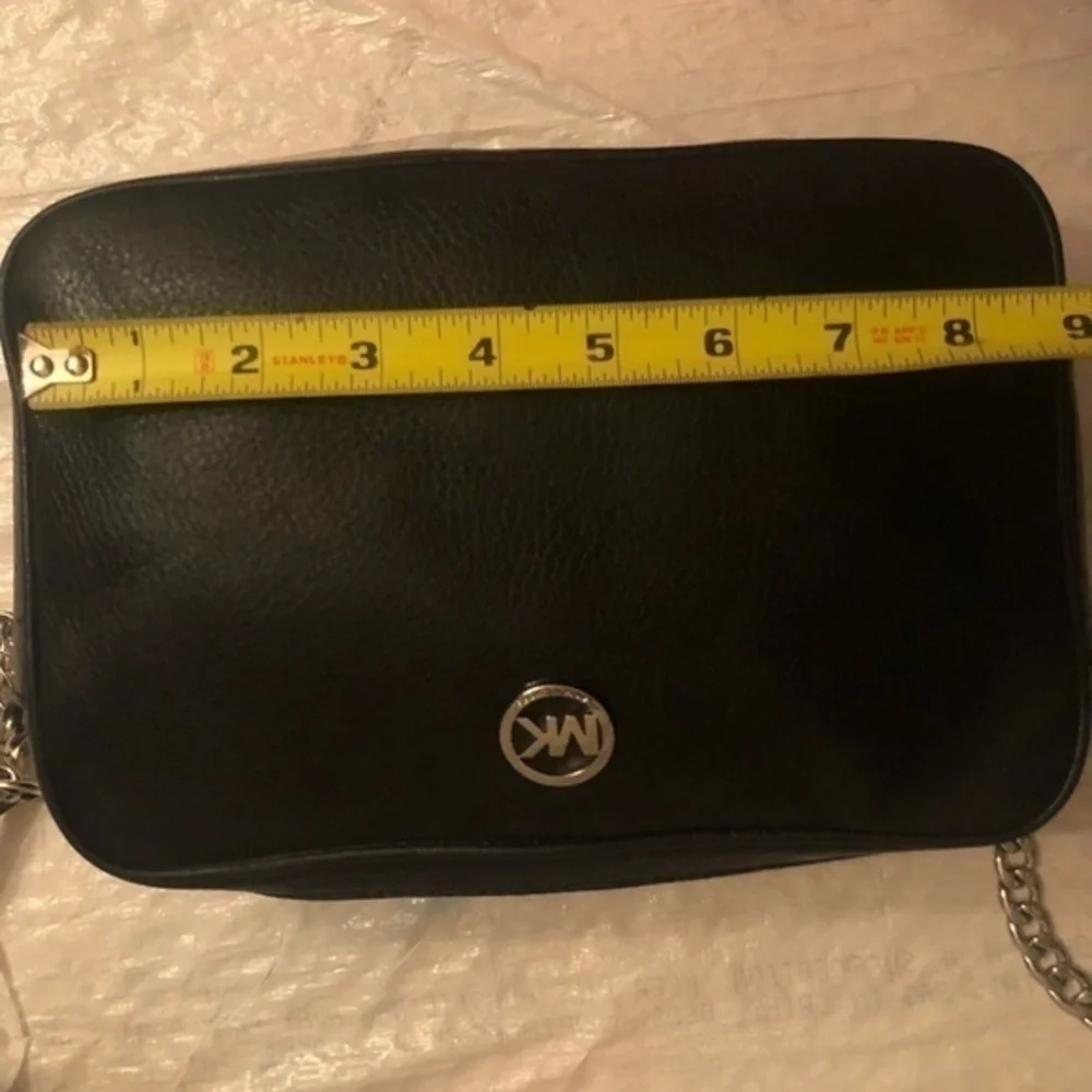 Michael kors black leather crossbody messenger bag